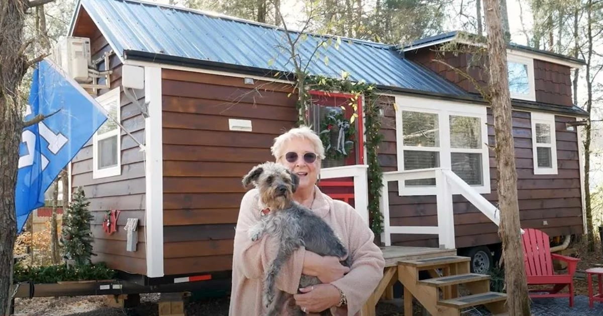 Cette retraitée a choisi d’habiter une minimaison à sa retraitre; une décision qui a changé sa vie de façon positive 
