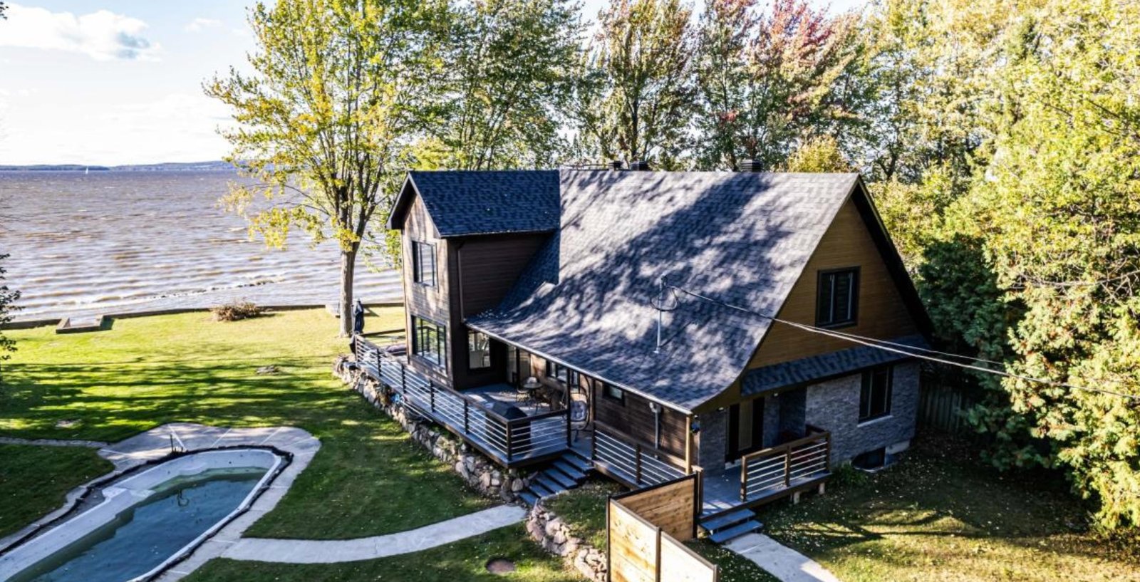 Magnifique maison avec vue pittoresque sur le lac des Deux-Montagnes