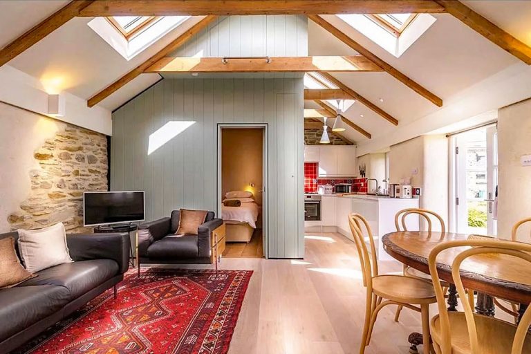 On rêve d'évasion dans ce cottage en bordure de mer