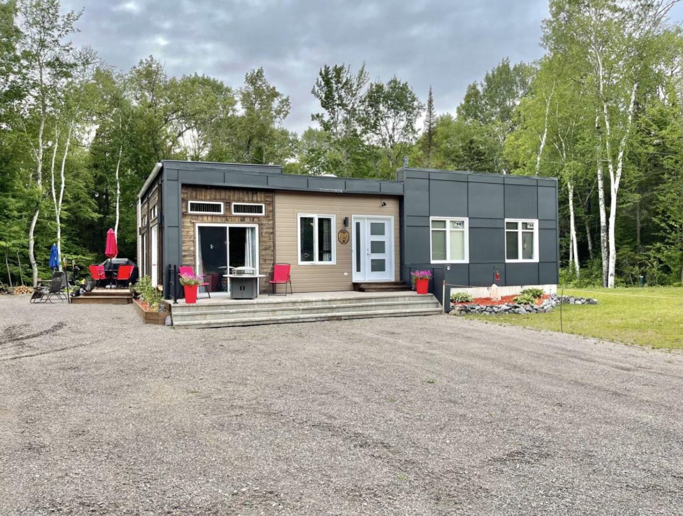 Charmante propriété de 219 000 $ parfaite pour les amoureux de la nature