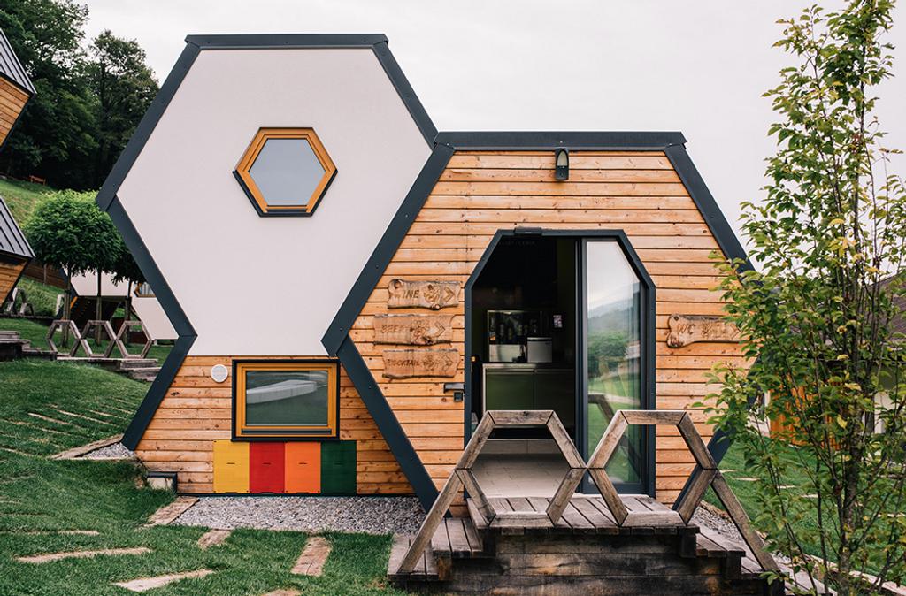 L'intérieur de cette maison en nid d'abeilles est bien plus spacieux qu'il n'y paraît