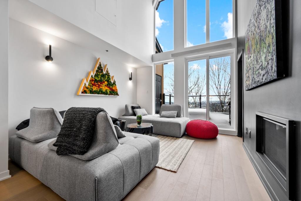 Raffinement à la scandinave, vue époustouflante et finitions épurées se rencontrent pour former un tout harmonieux 