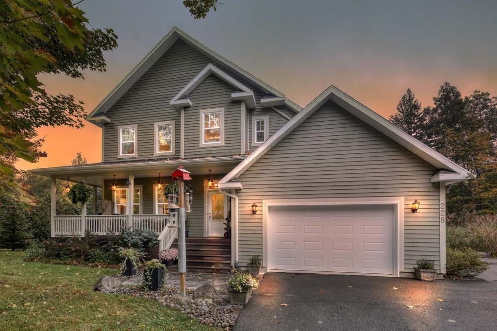 Somptueux cottage niché dans un environnement boisé au cœur des Laurentides