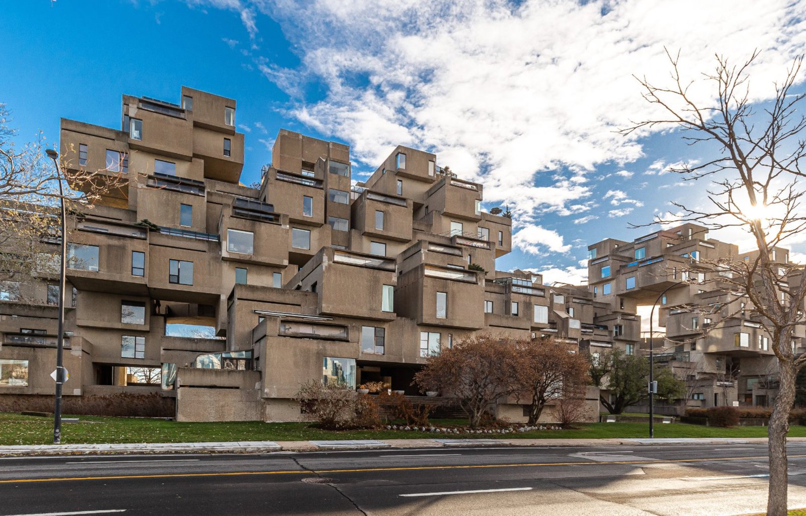 Découvrez un magnifique condo D’Habitat 67 avec une superbe vue
