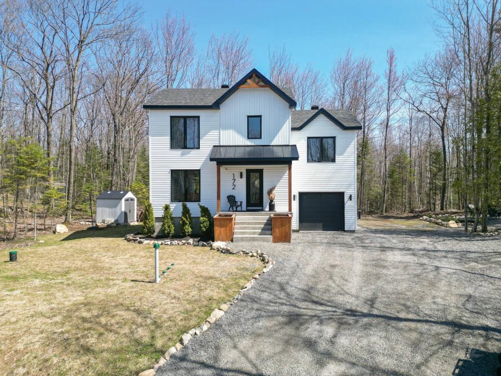 Raffinement contemporain en plein cœur de la nature à moins d'une heure de Montréal