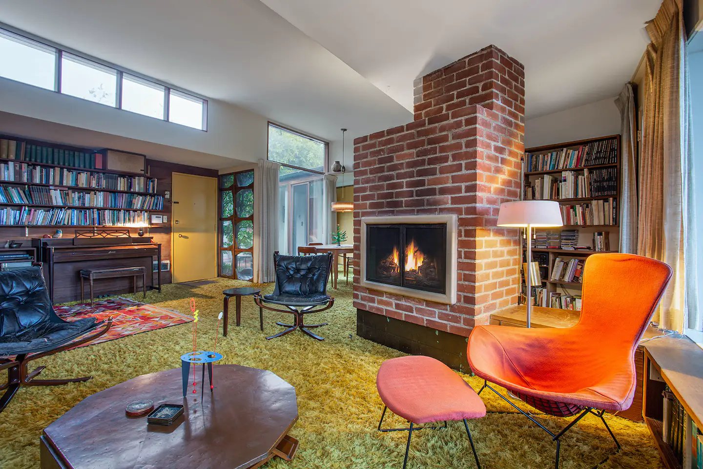 Habiteriez-vous une maison de style mid-century préservée dans le temps?