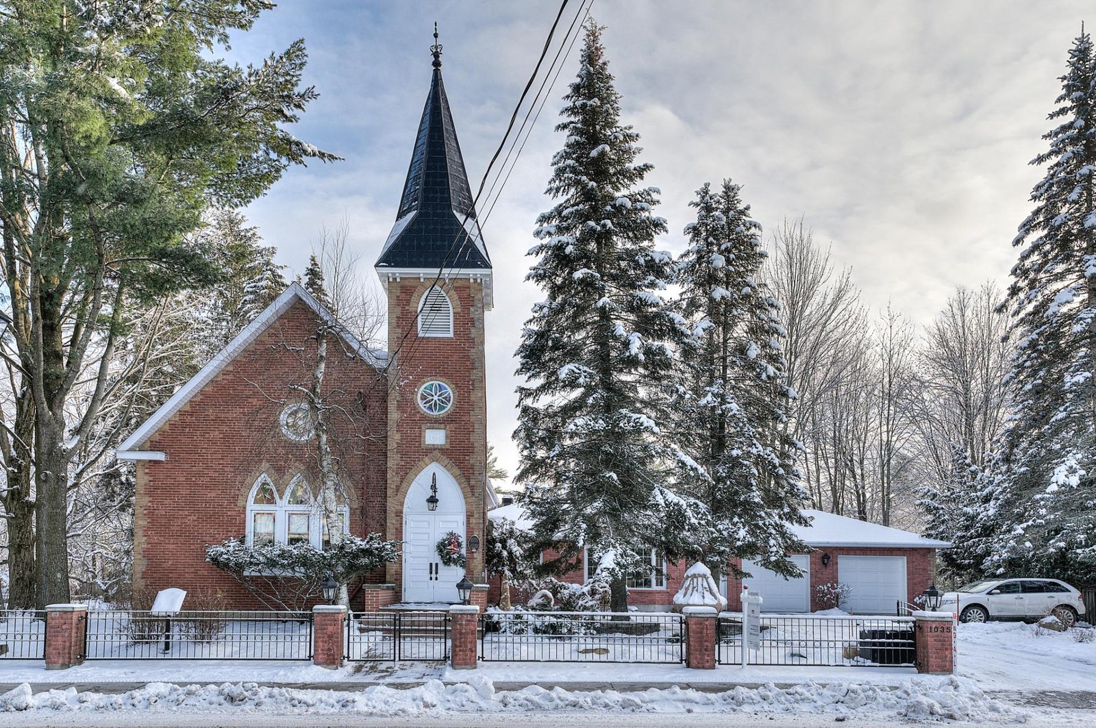 On vient de réduire de 375 000 $ le prix de cette église centenaire splendidement transformée