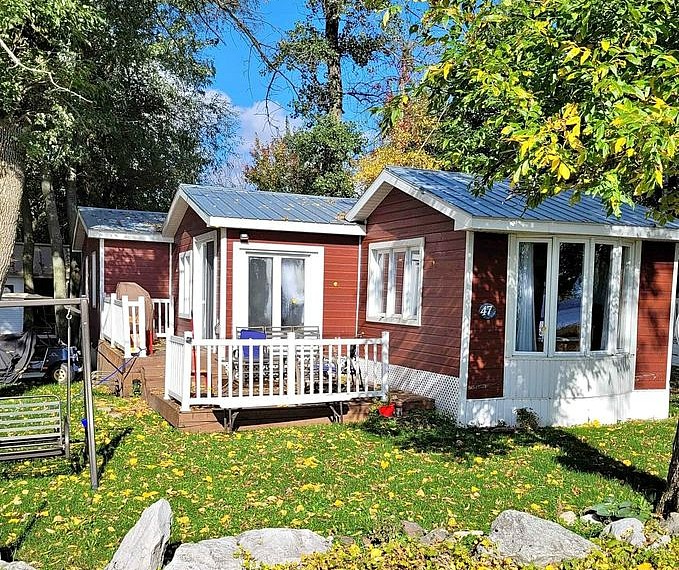 Chalet superbement rénové à 55 000 $ en bordure du lac Champlain