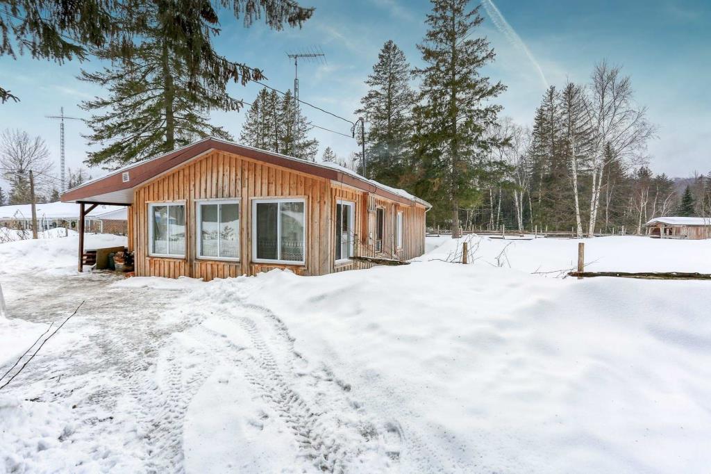 Sympathique refuge à quelques pas d'une rivière à vendre pour 144 900$ avec plusieurs inclusions