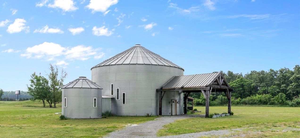 Unique en son genre! Silo à grains transformé en étonnante maison résidentielle