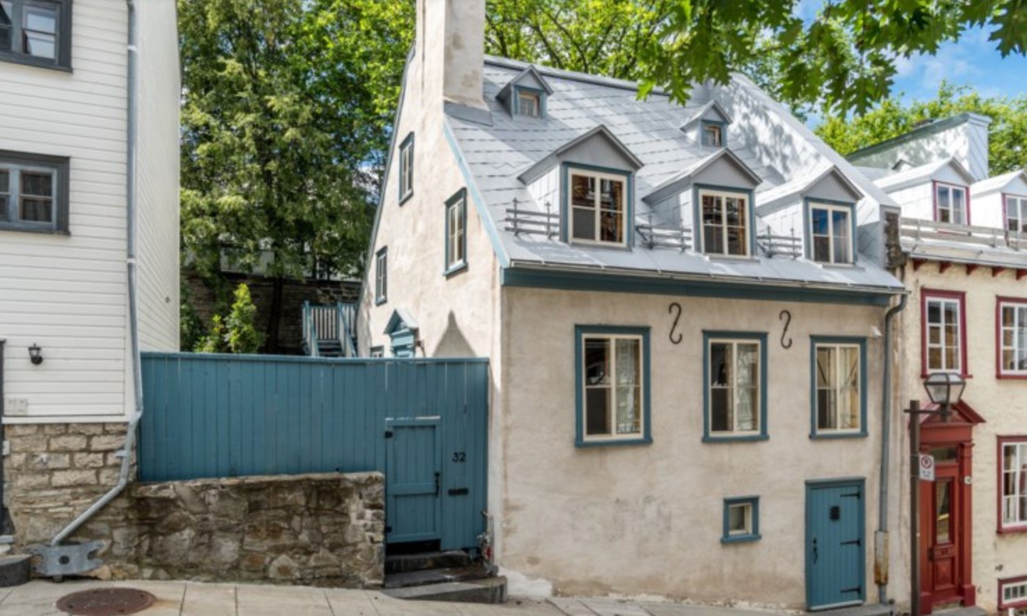 Tombez sous le charme du Vieux-Québec dans cette chaleureuse maison ancestrale rénovée