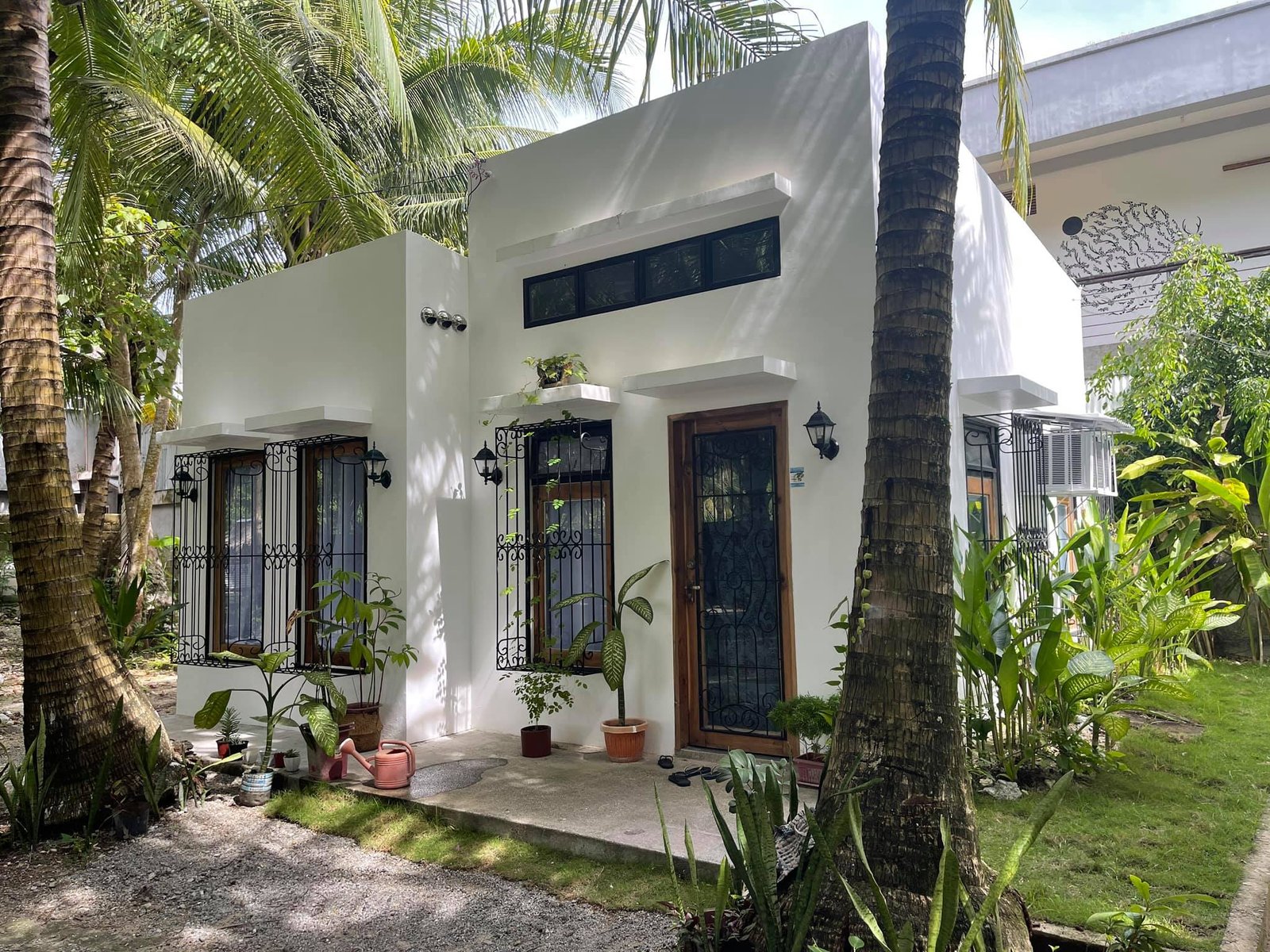 Coquette petite maison construite pour environ 14 000 $
