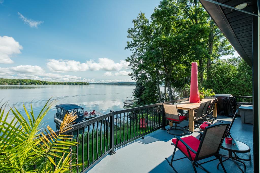 Rare sur le marché! Chalet-maison convivial, superbement modernisé, avec des vues panoramiques remarquables