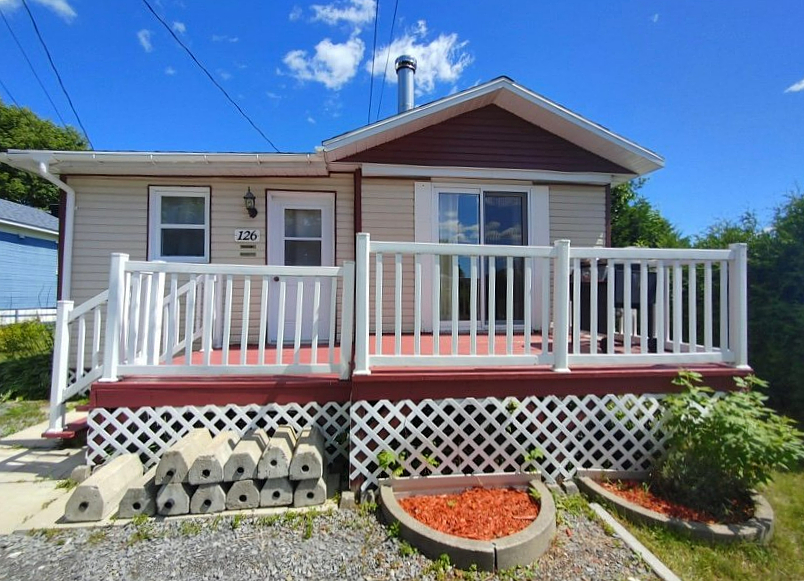 Maisonnette de 3 chambres à 138 000$ située à 45 minutes de Montréal