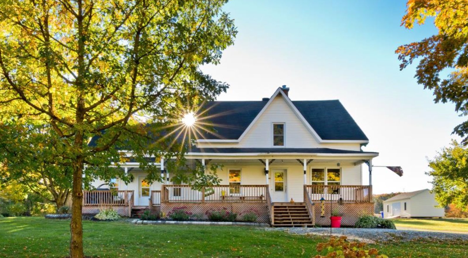 Jolie farmhouse centenaire à seulement 315 000 $ à deux heures de Montréal