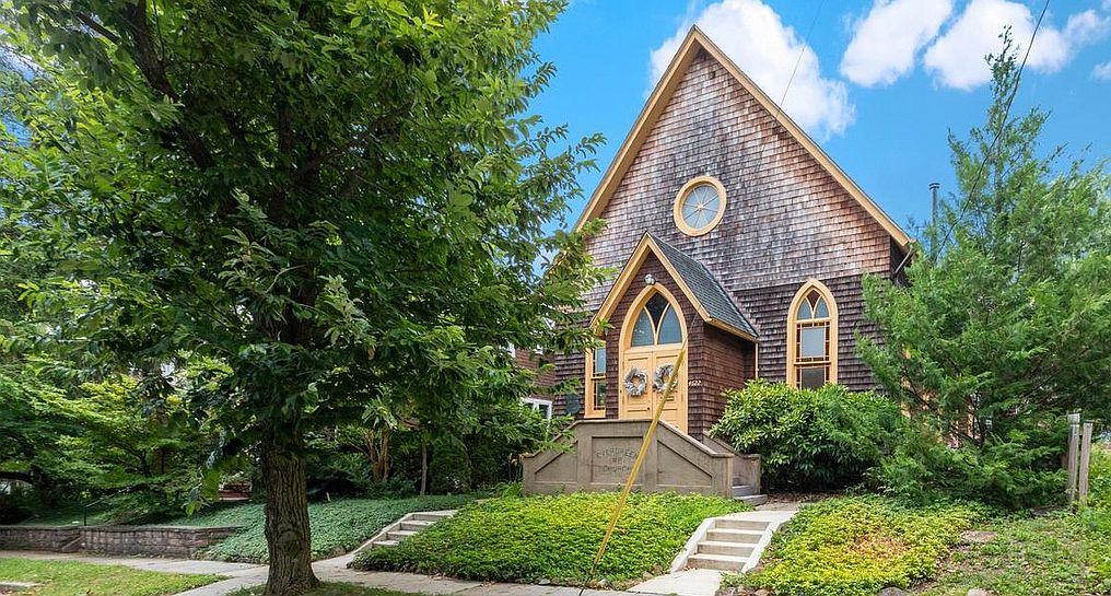 Église du 19e siècle transformée en splendide résidence personnelle