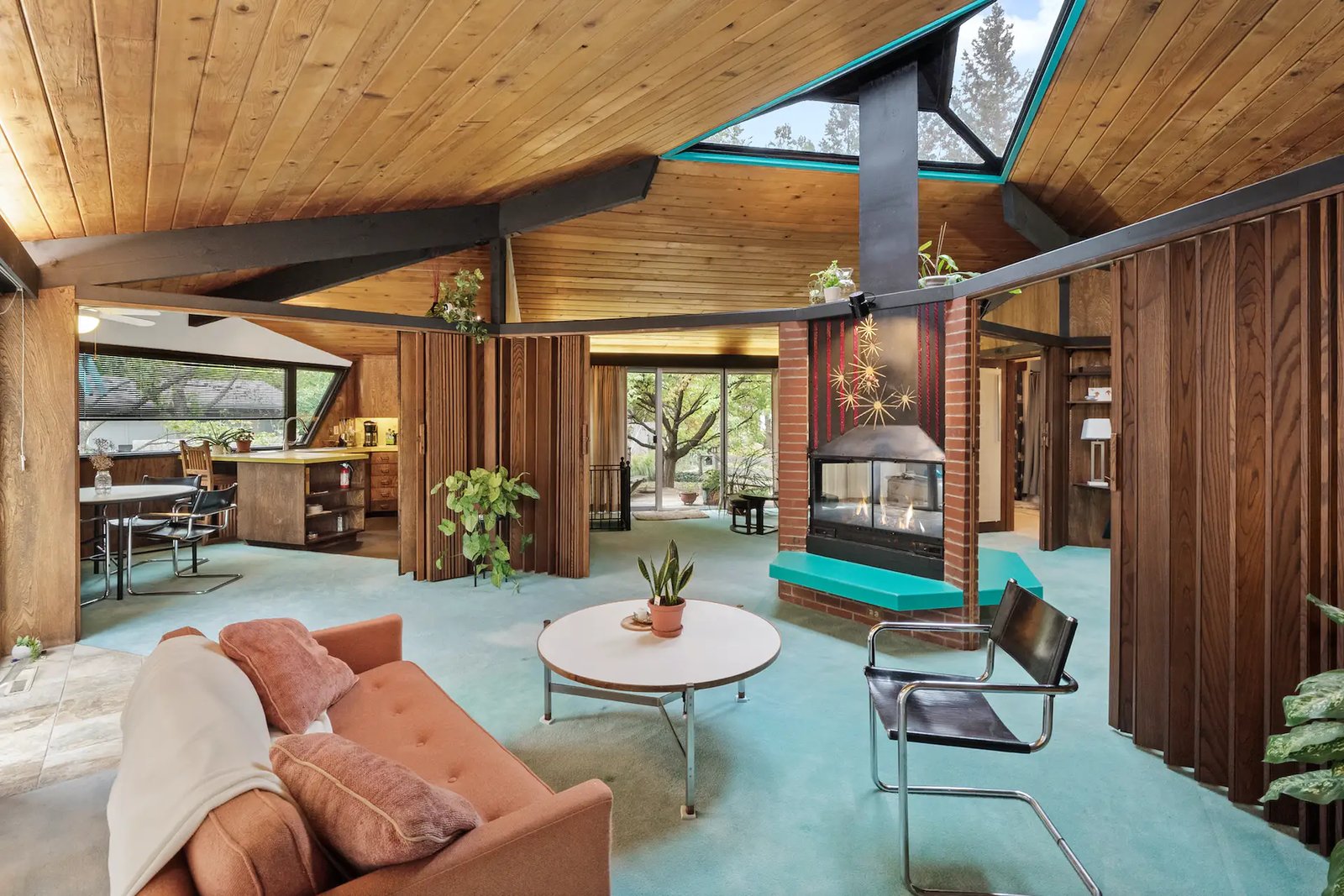 Cette maison dotée d’un intérieur expérimental vient d'arriver sur le marché immobilier pour la première fois depuis sa création