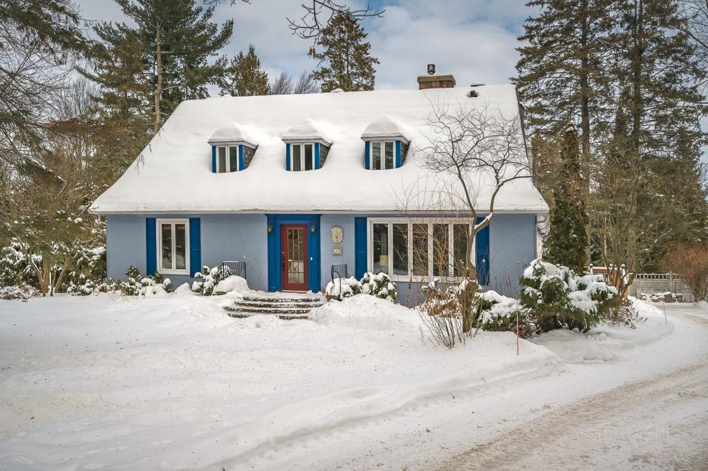 Lumineux cottage de 4 chambres élégamment rénové et bien situé à distance de marche des services