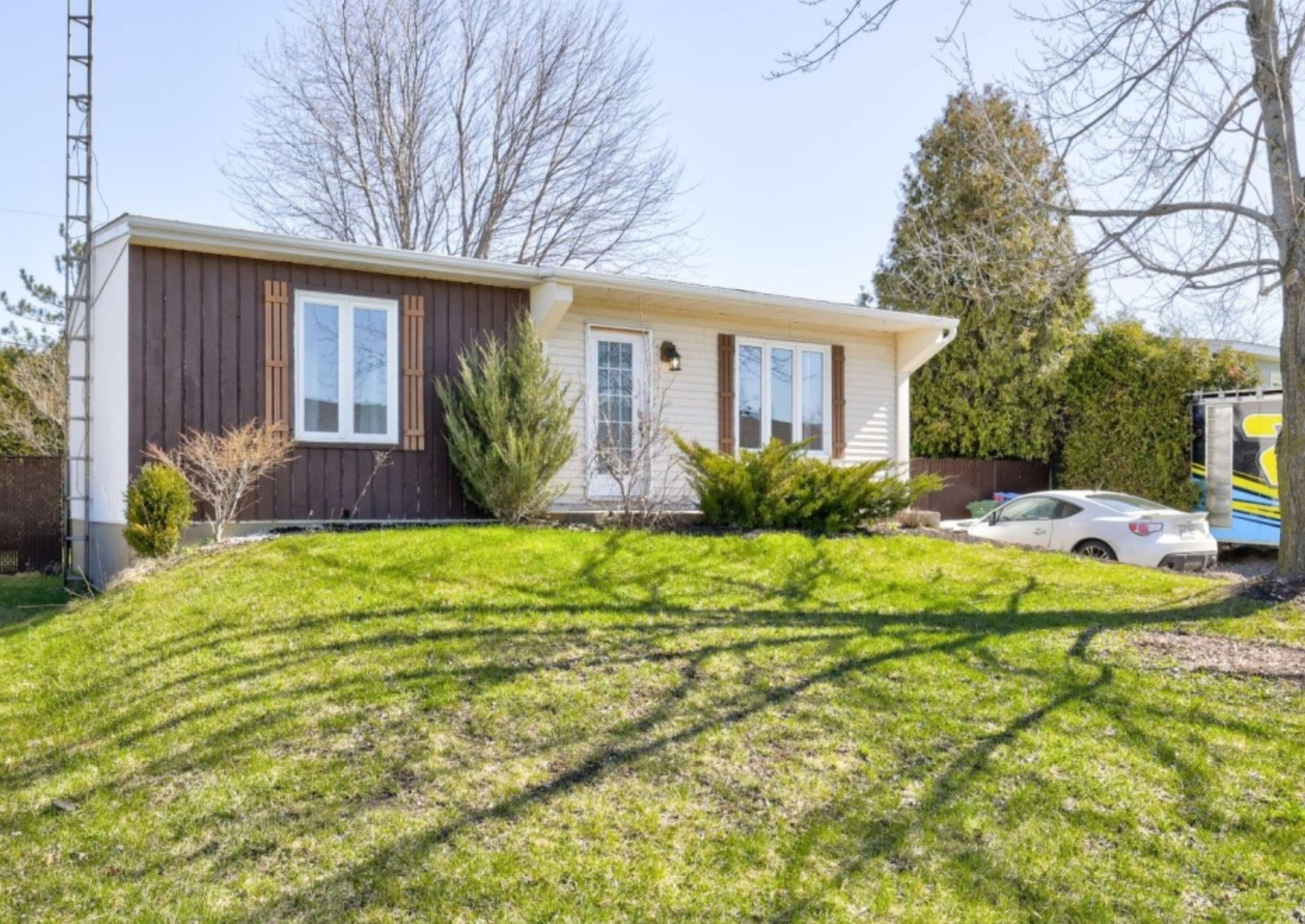 Sympathique maison de 299 000 $ située à Saint-Rémi