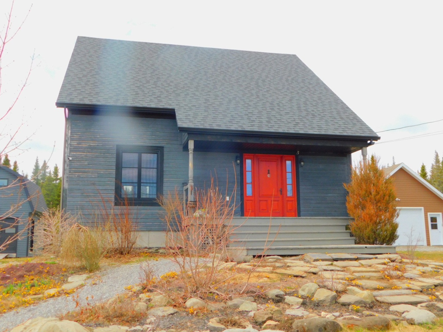 Sympathique maison de 379 000 $