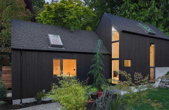 De petit garage bien ordinaire à une superbe maison pour héberger une grand-maman