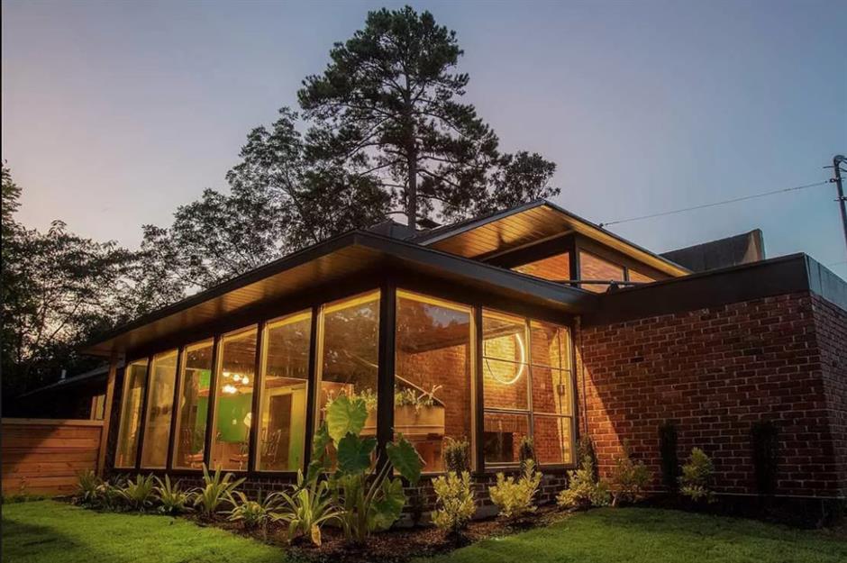 Incroyable transformation d'une maison mid-century