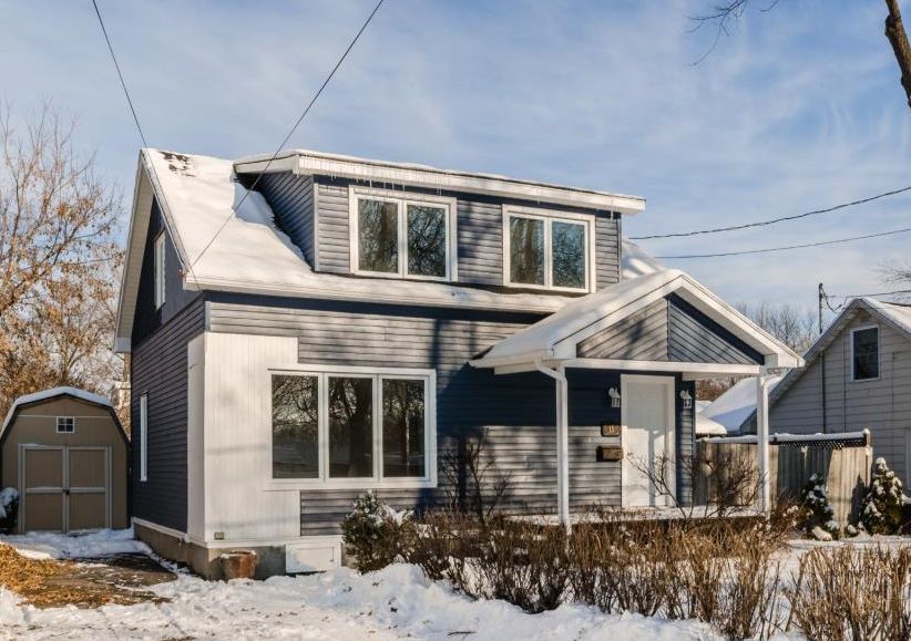 Perle rare à prix alléchant! Cottage de 3 chambres entièrement remis à neuf avec une salle de bain à couper le souffle