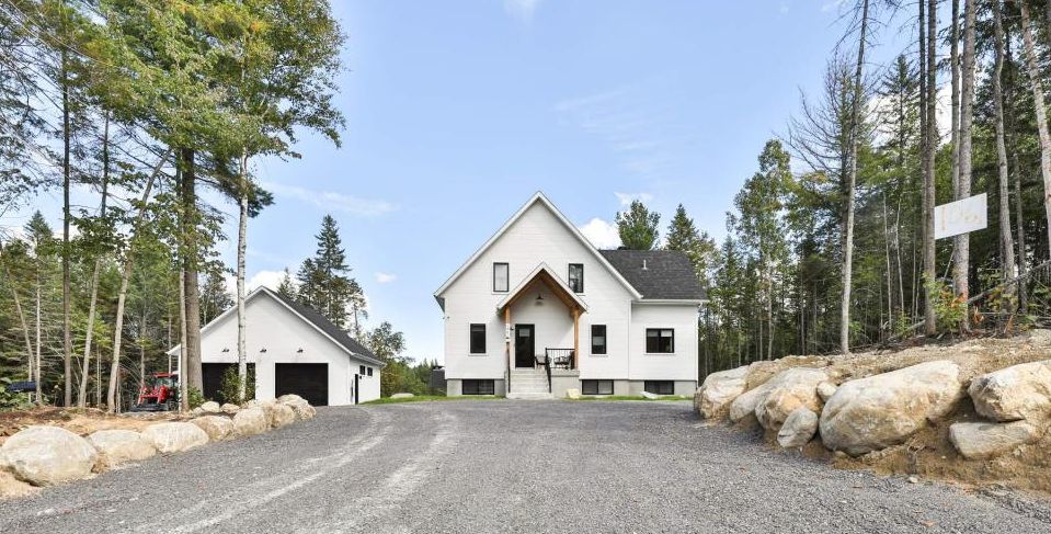 Coup de foudre absolu pour le sublime intérieur mi-rustique mi-contemporain de cette construction flambant neuve