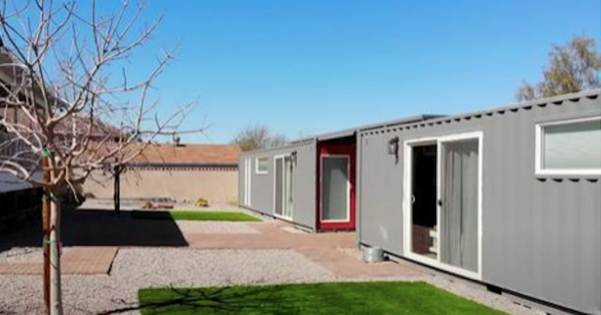 Ils ont construit deux maisons en conteneurs pour leurs filles adolescentes