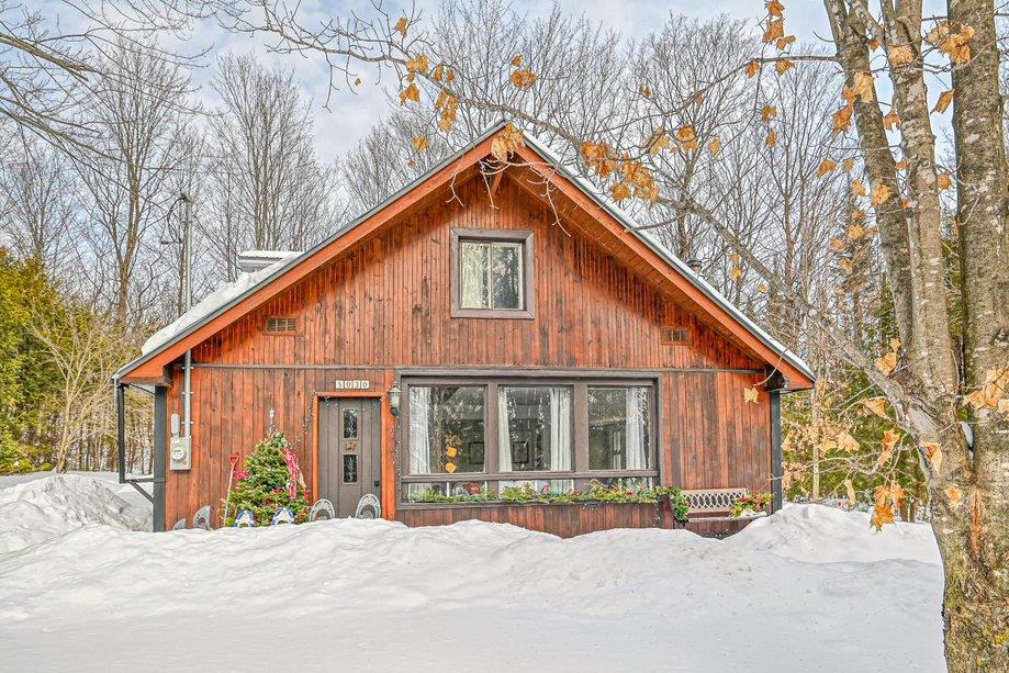 Maisonnette accueillante et lumineuse qui invite à la détente et au cocooning à vendre pour 249 000$