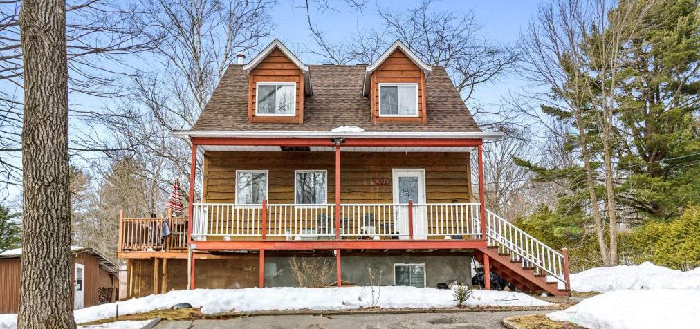 Chaleureuse maison à 375 000 $, pour une vie paisible à 40 mins de Montréal