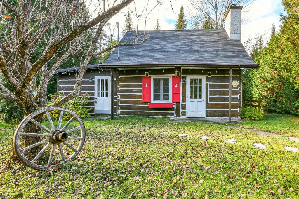 Chaleureuse maison à 299 000$ dans laquelle on se sent immédiatement bien chez soi
