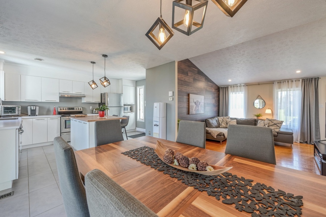 Superbe clés en main de 5 chambres à coucher