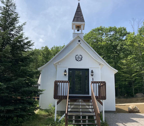Séjournez dans cette chapelle reconvertie située à environ 1 h 30 de Montréal