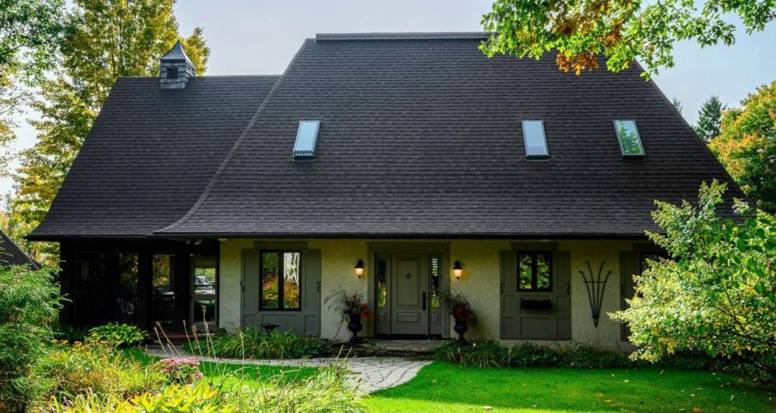On a revu à la baisse le prix de cette magnifique maison des Laurentides
