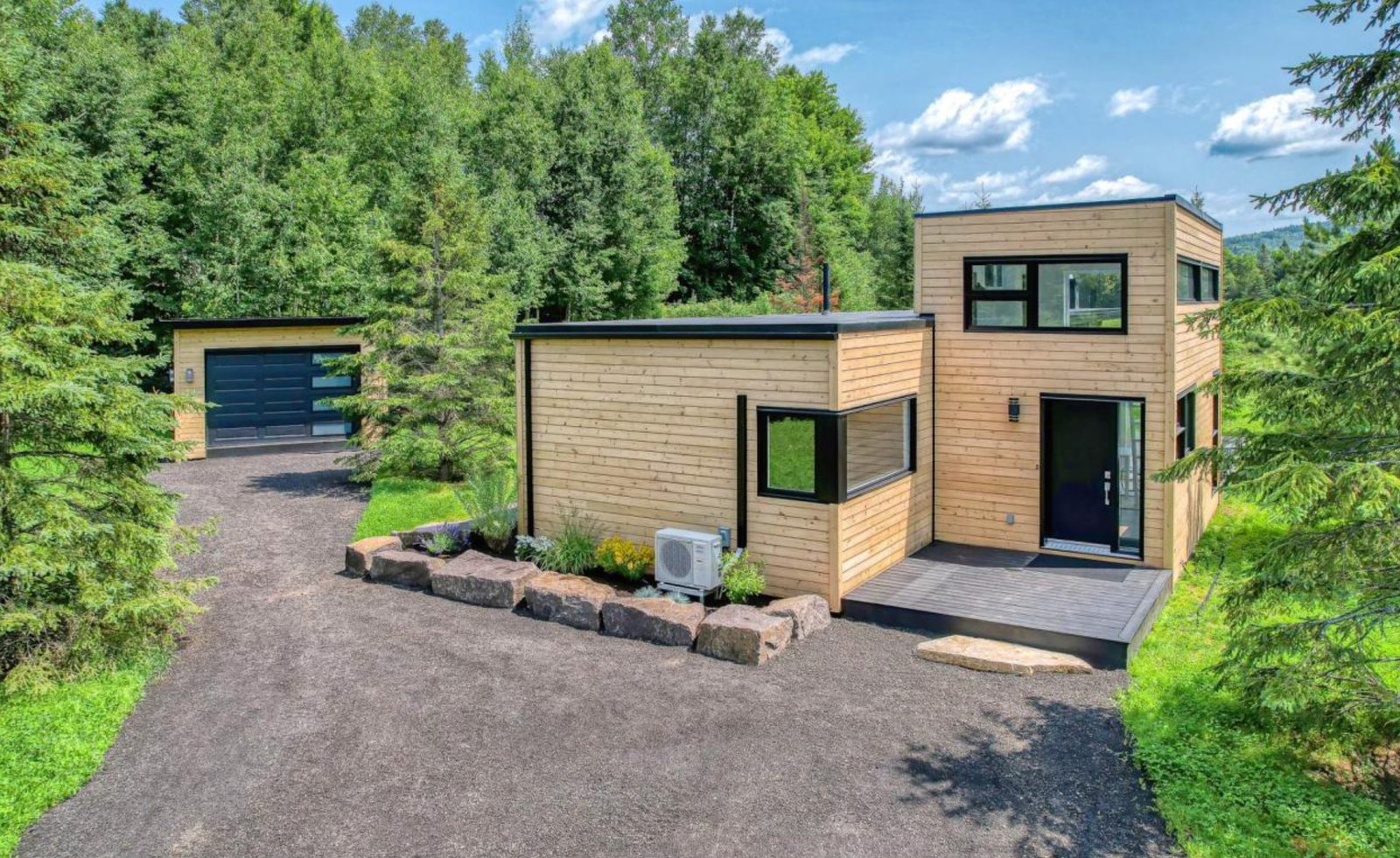 Rare opportunité de pouvoir acquérir votre propre Chic Shack en cœur des Laurentides