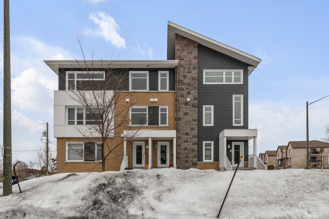 Nouveau sur le marché! Superbe condo contemporain de deux chambres à coucher