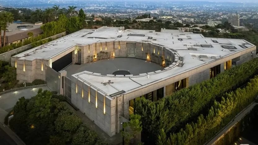 Oui, cette maison existe vraiment et elle est à vendre pour 68 millions de dollars