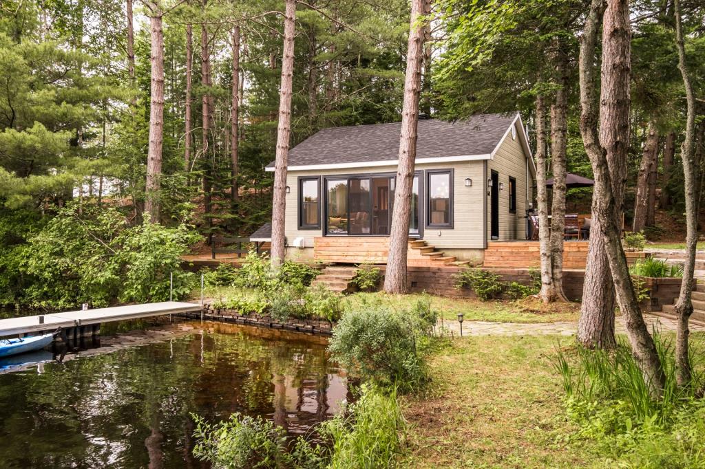 Confort, sérénité et nature généreuse: un irrésistible chalet remis au goût du jour à découvrir