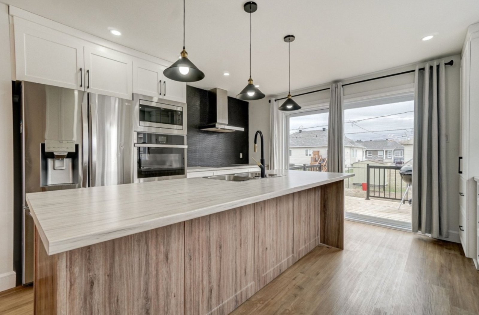 Bungalow de 12 pièces à vendre pour 399 800 $
