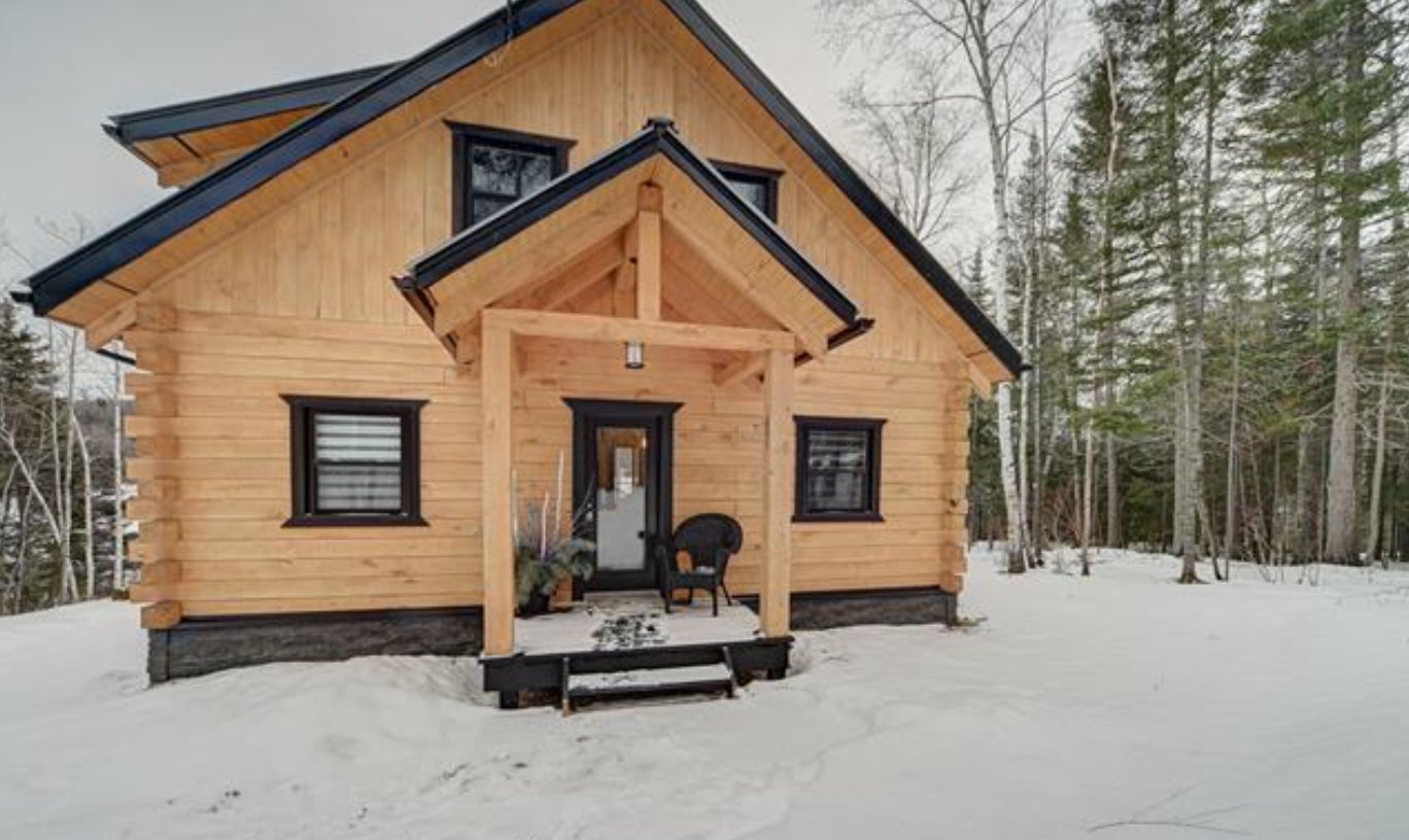 La vie de chalet à son meilleur dans cette splendide propriété en bois