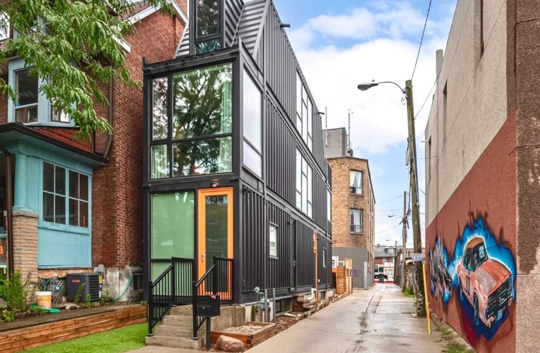 Une maison large de seulement 8 pieds à vendre pour 2 millions de dollars