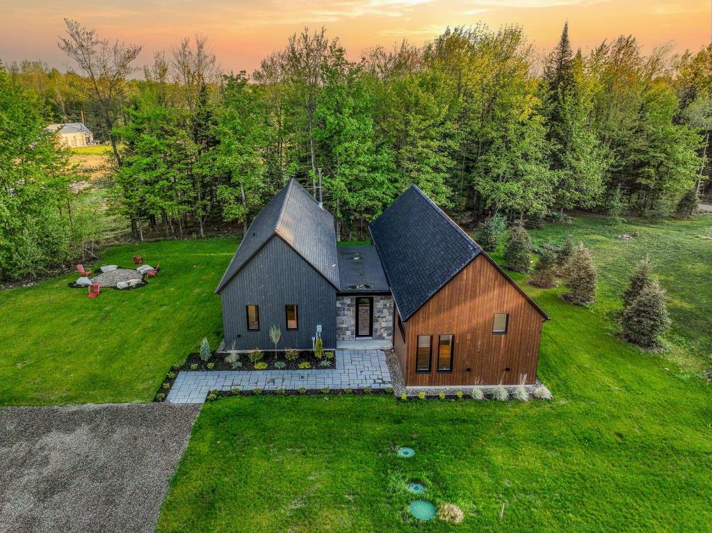 Tout neuf de 2022! Bijou contemporain de style scandinave en parfaite symbiose avec son environnement