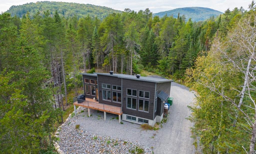 Ravissant chalet meublé dans un paradis naturel entouré de montagnes