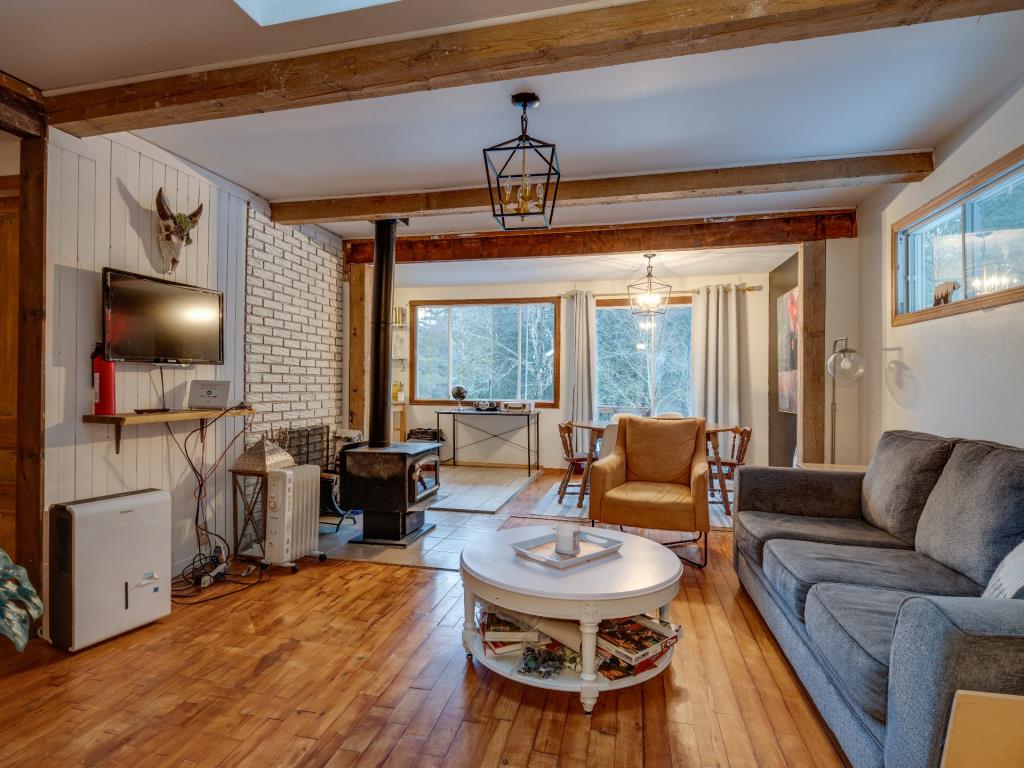 Ressourcez-vous dans ce chaleureux gîte de 3 chambres vendu meublé et équipé à 299 900$