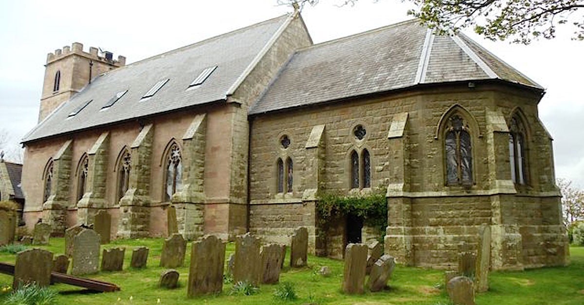Incroyable église de 1792 métamorphosée en maison au design inégalé