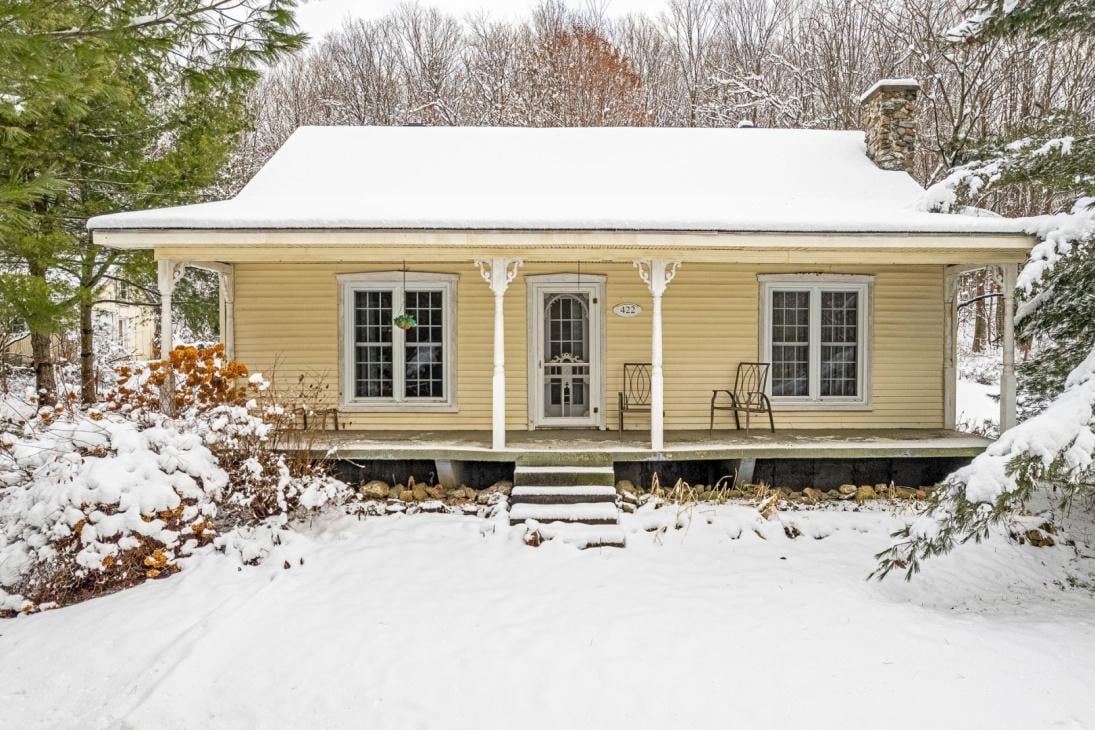 Sympathique maison de Bromont sise sur un terrain de 59 618 pieds carrés