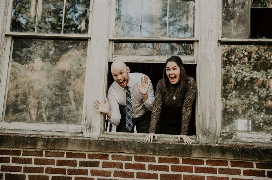 Auriez-vous osé faire comme ce couple et vous lancer dans la rénovation de cette maison presque en ruines?