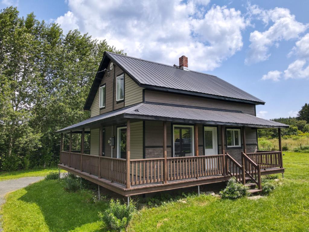 Libre immédiatement! Charmante maison de campagne à 179 000$ dans un paradis bucolique