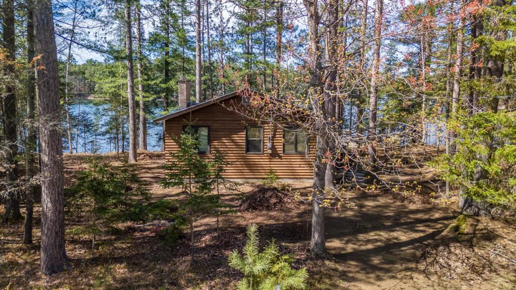 Chalet à l'ambiance chaleureuse pour des escapades de rêve au bord de l'eau